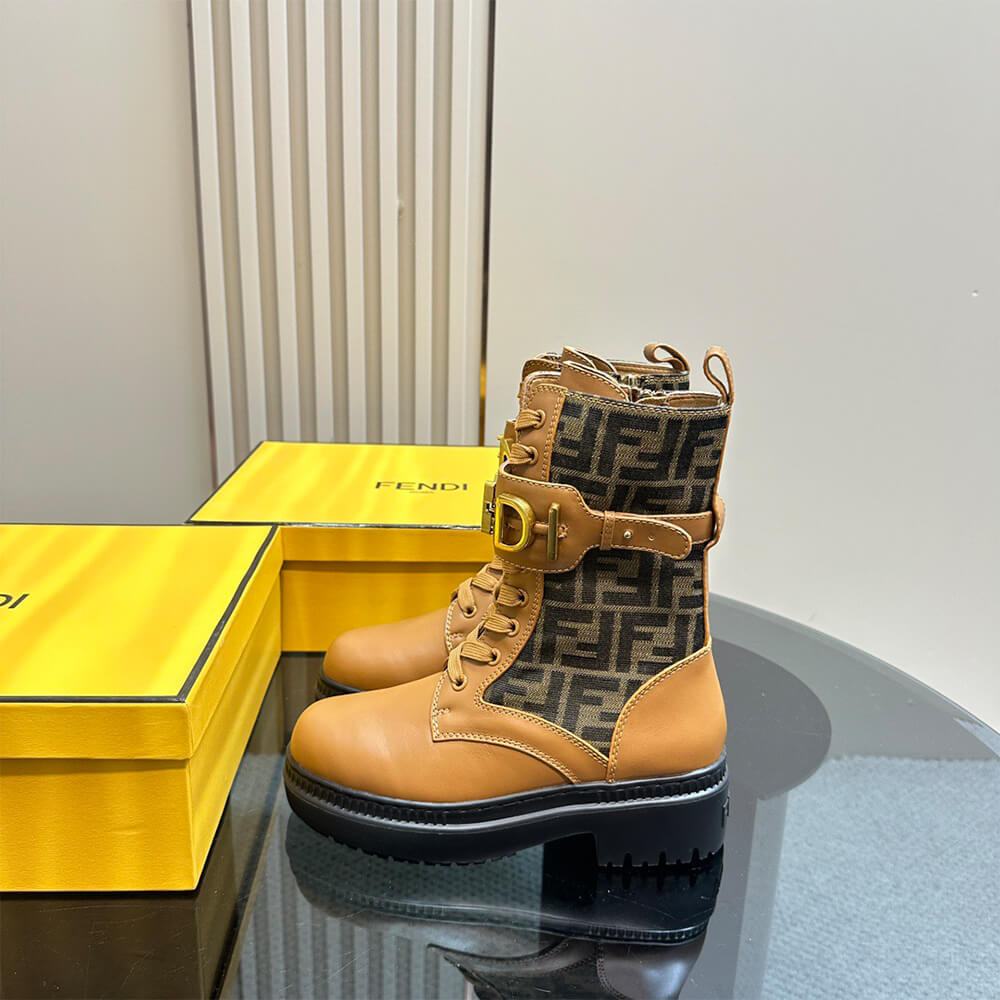 F**di F**digraphy logo-plaque leather boots